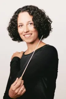 "Азия-Сибирь-Европа". П.Тиллуа. Премьера "Мечта Абая" для трио с оркестром. Дирижер Мария Бенюмова.