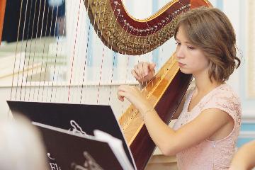23 марта - Анна Добрецова (арфа). Музыкальные встречи